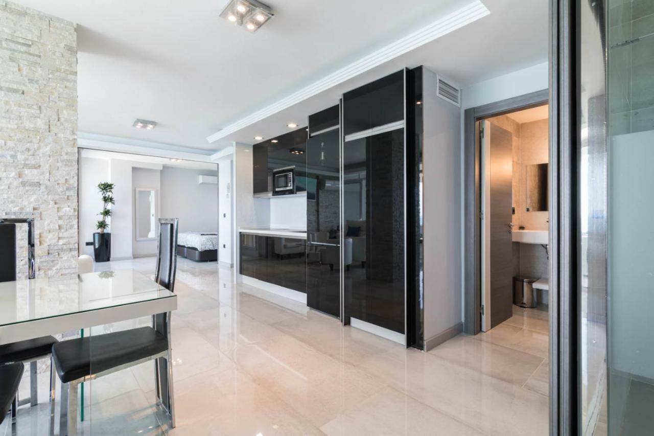 Deluxe Supreme Apartment Malaga Exterior photo